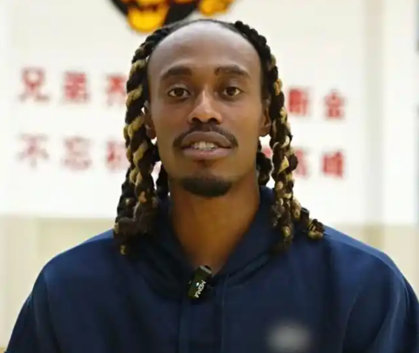 新2体育网址-CBA最幸福的外援！本赛季一场比赛没打，现在转正了